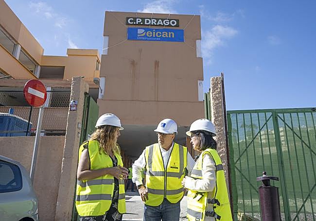 Visita a las obras en marcha en el colegio Drago del barrio de La Paterna.