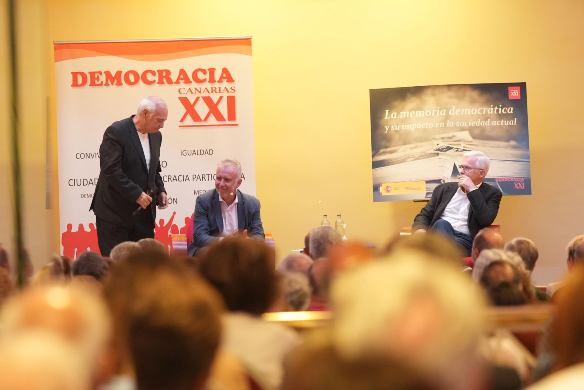 Ángel Víctor Torres y Baltasar Garzón debaten sobre memoria democrática en Las Palmas de Gran Canaria