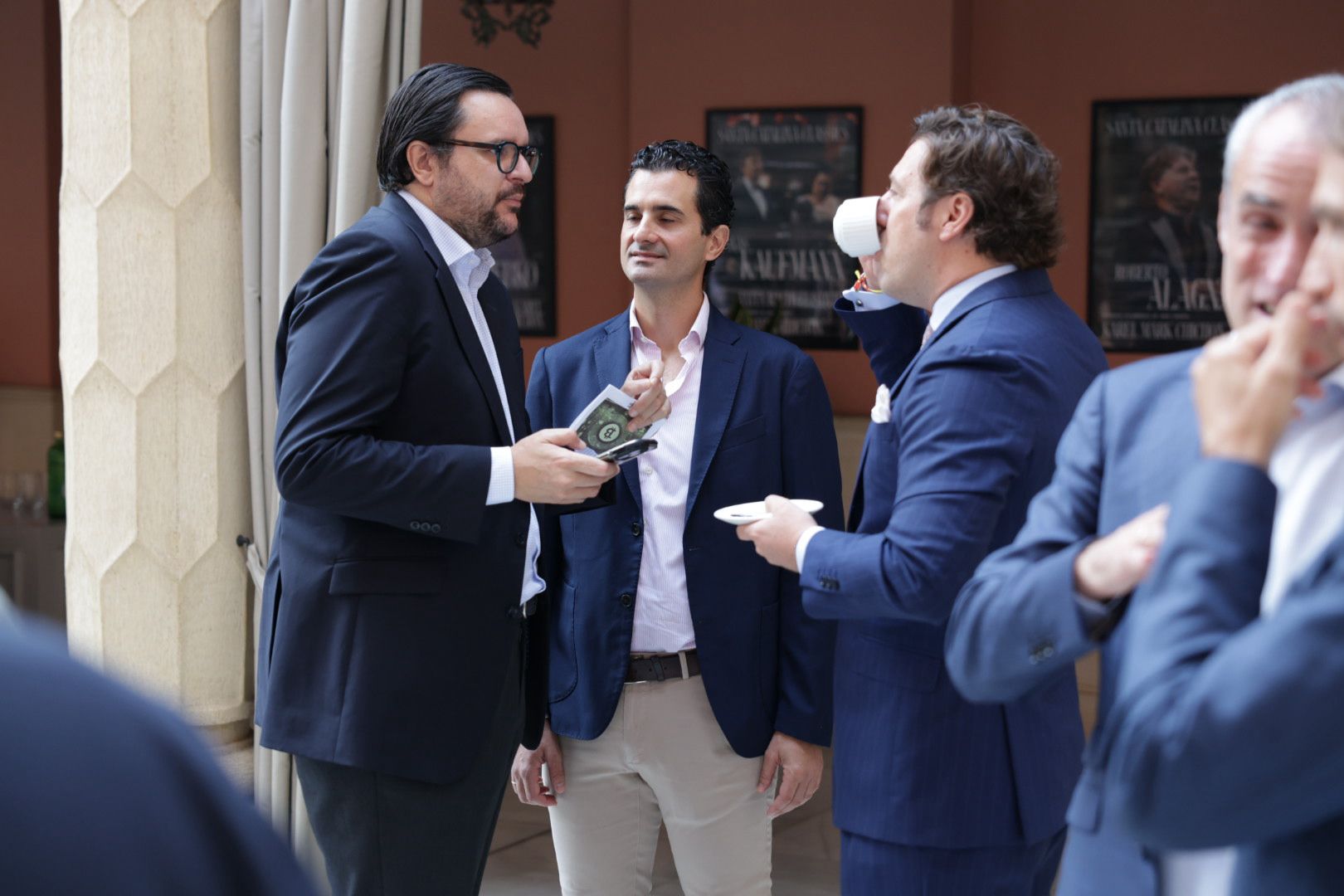 La APD pone el foco en las implicaciones del blockchain y los criptoactivos