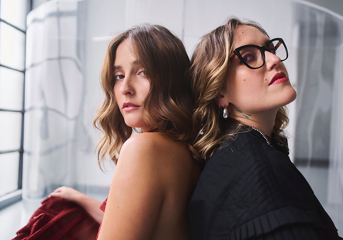 Marilia y Denise Gutiérrez posando en 'Por qué será'