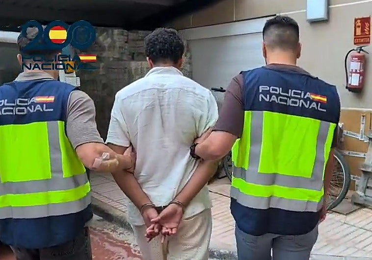 Imagen del momento de la detención del hombre en Fuerteventura.