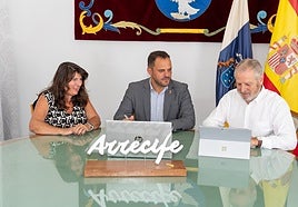 Viceconsejera, alcalde y director del proyecto.
