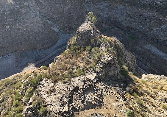 Vista aérea del yacimiento en el lugar donde está enclavado, Morro Iglesia.
