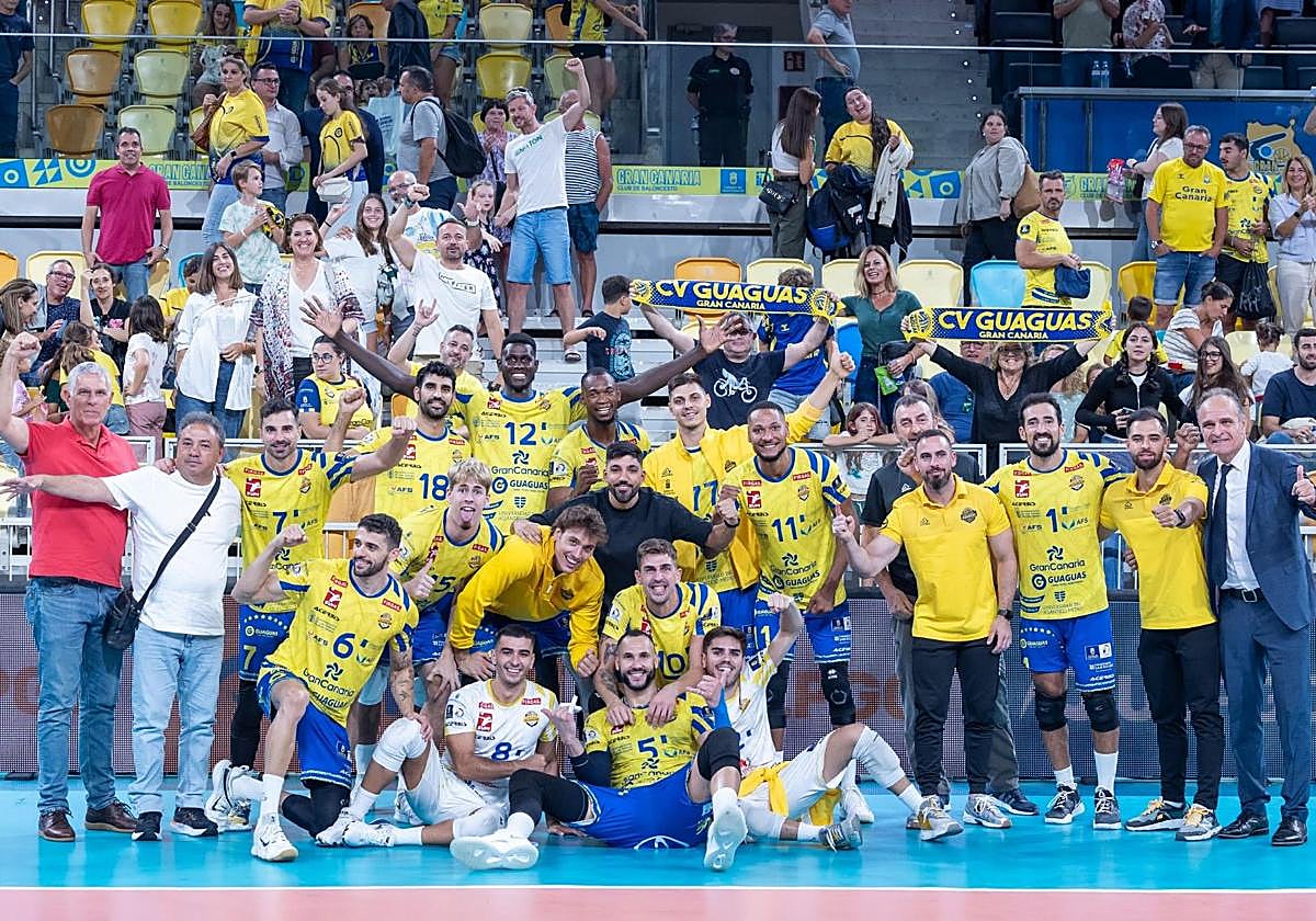 Celebración del Guaguas tras certificar su triunfo este sábado en el Arena.