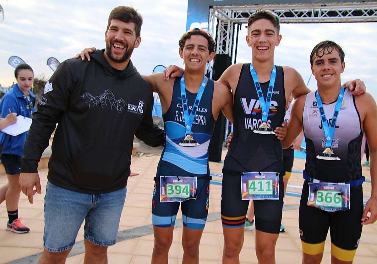 Imagen principal - Jorge Wilkes y Maikel Döhling, ganadores del XV Ocean Lava Lanzarote 2025