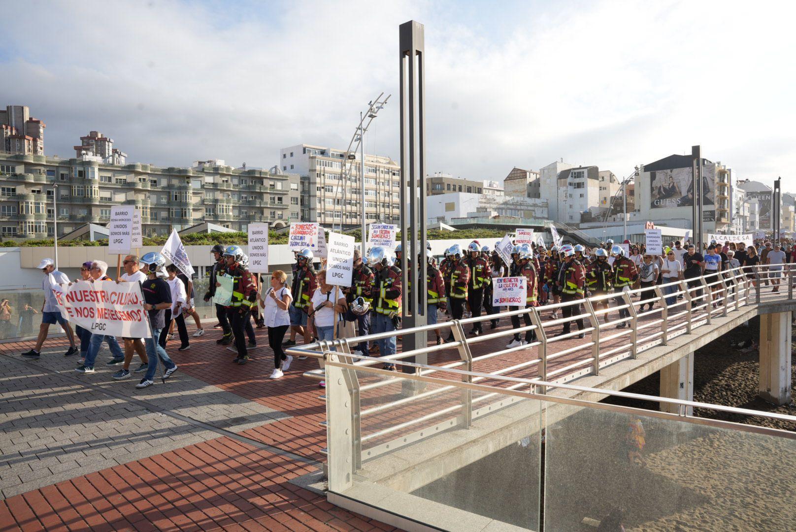 Manifestación &#039;Por la ciudad que merecemos&#039;, en imágenes