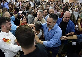 Santiago Abascal preside un acto multitudinario en el Círculo Mercantín de Las Palmas de Gran Canaria.