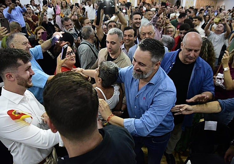 Santiago Abascal preside un acto multitudinario en el Círculo Mercantín de Las Palmas de Gran Canaria.