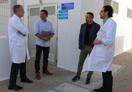 Autoridades sanitarias conociendo la nueva infraestructura.