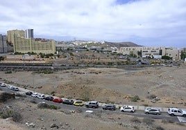 Solar en La Minilla en el que se iba a construir el campo de béisbol.