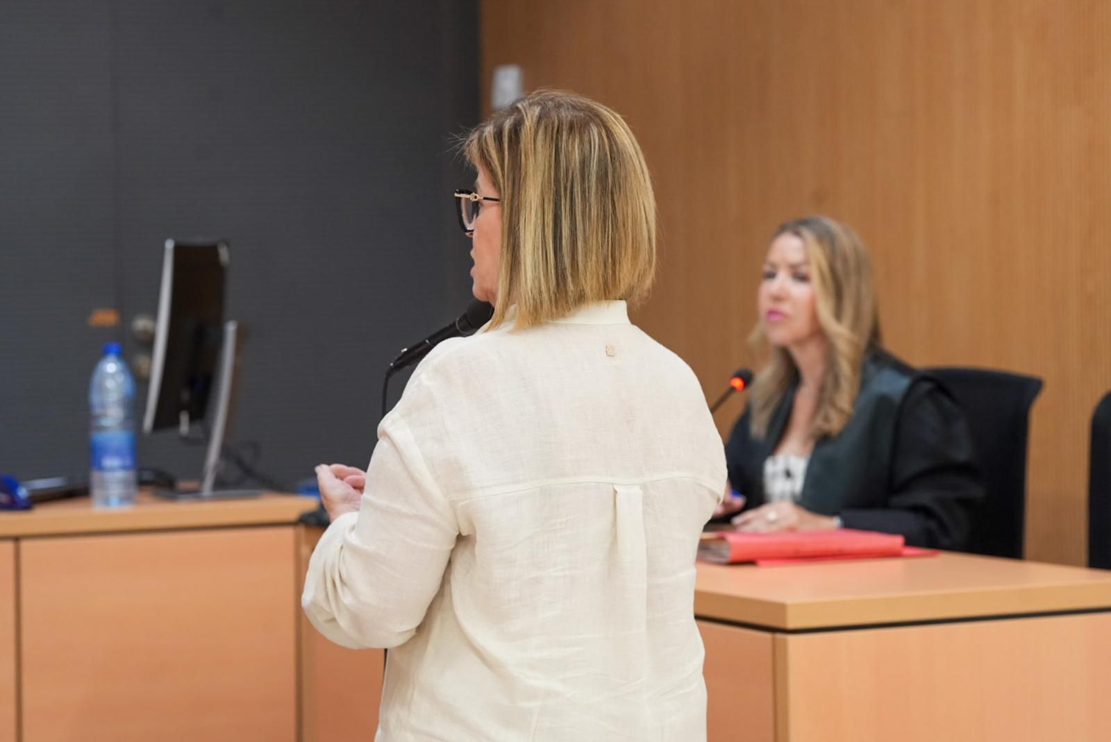 Imágenes de la declaración de la concejala Inmaculada Medina y la gerente de la Sociedad de Promoción, María Elena Rodríguez, por el carnaval de 2024