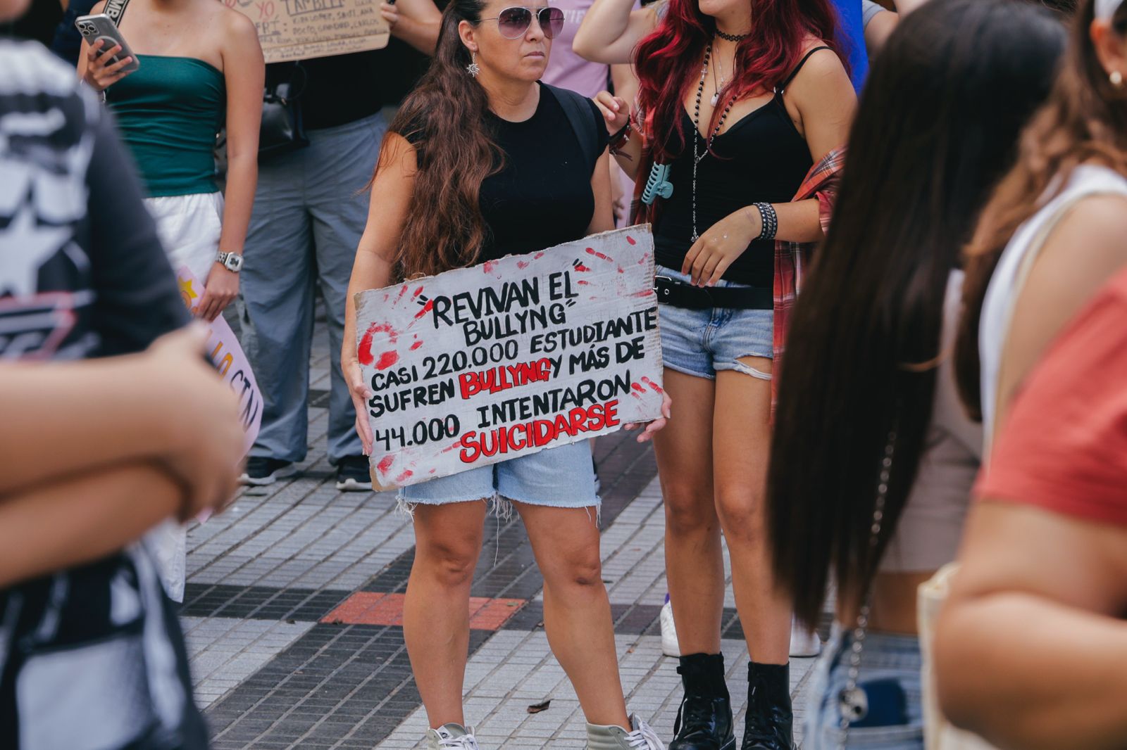 Los estudiantes exigen en la calle protección ante el acoso escolar