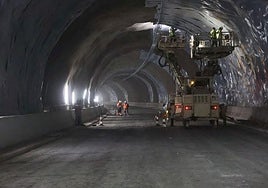 Obras en uno de los túneles del tramo en ejecución de la carrerera de La Aldea.