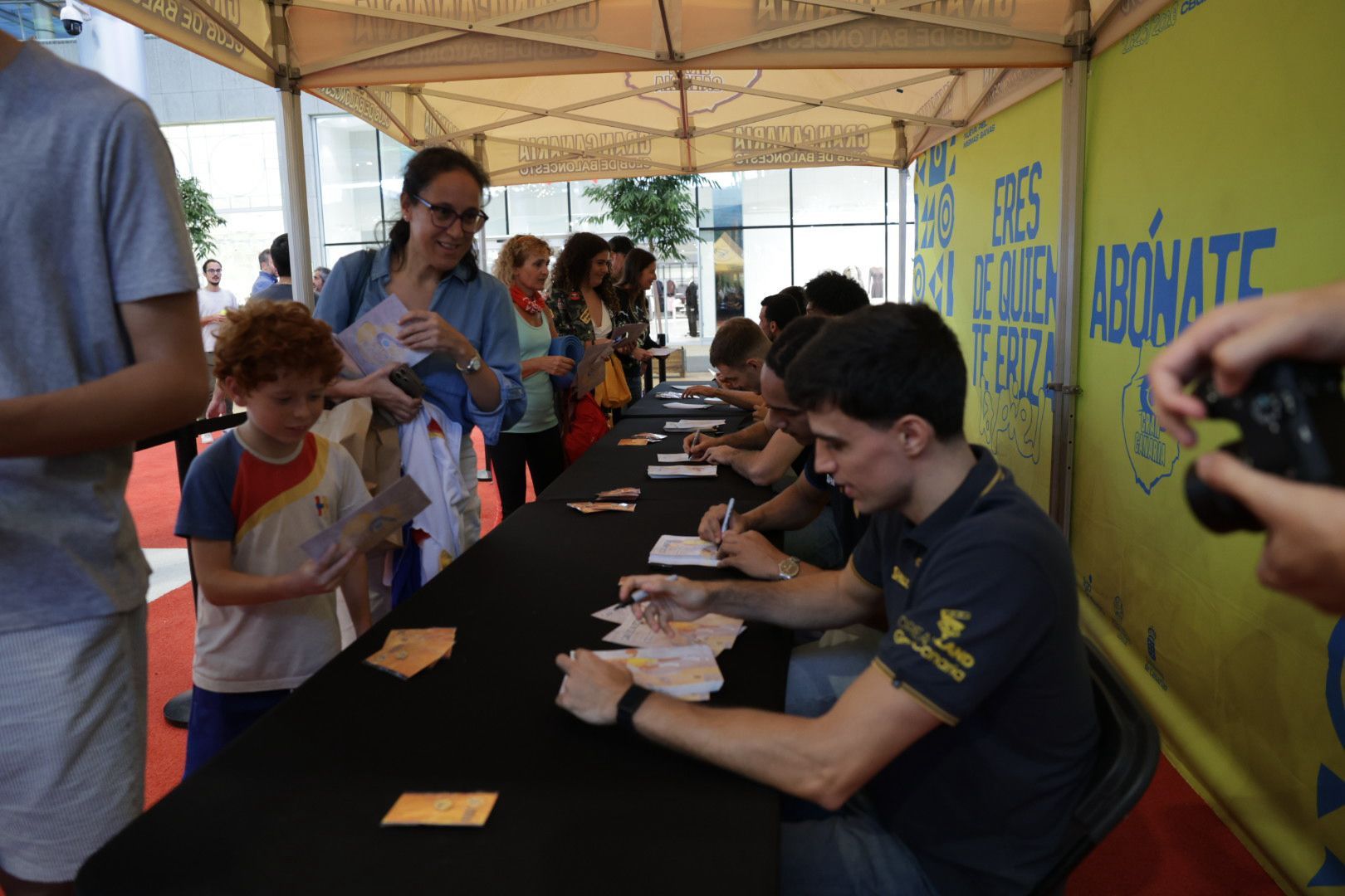 El Dreamland Gran Canaria se divierte en el CC Alisios