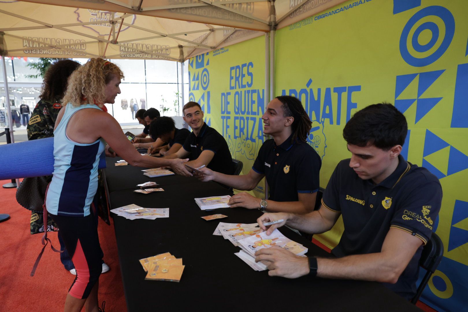 El Dreamland Gran Canaria se divierte en el CC Alisios