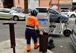 Servicio de limpieza en la zona de El Sebadal.