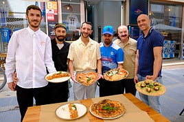 Equipo de La Vera Napoli con sus mejores elaboraciones.