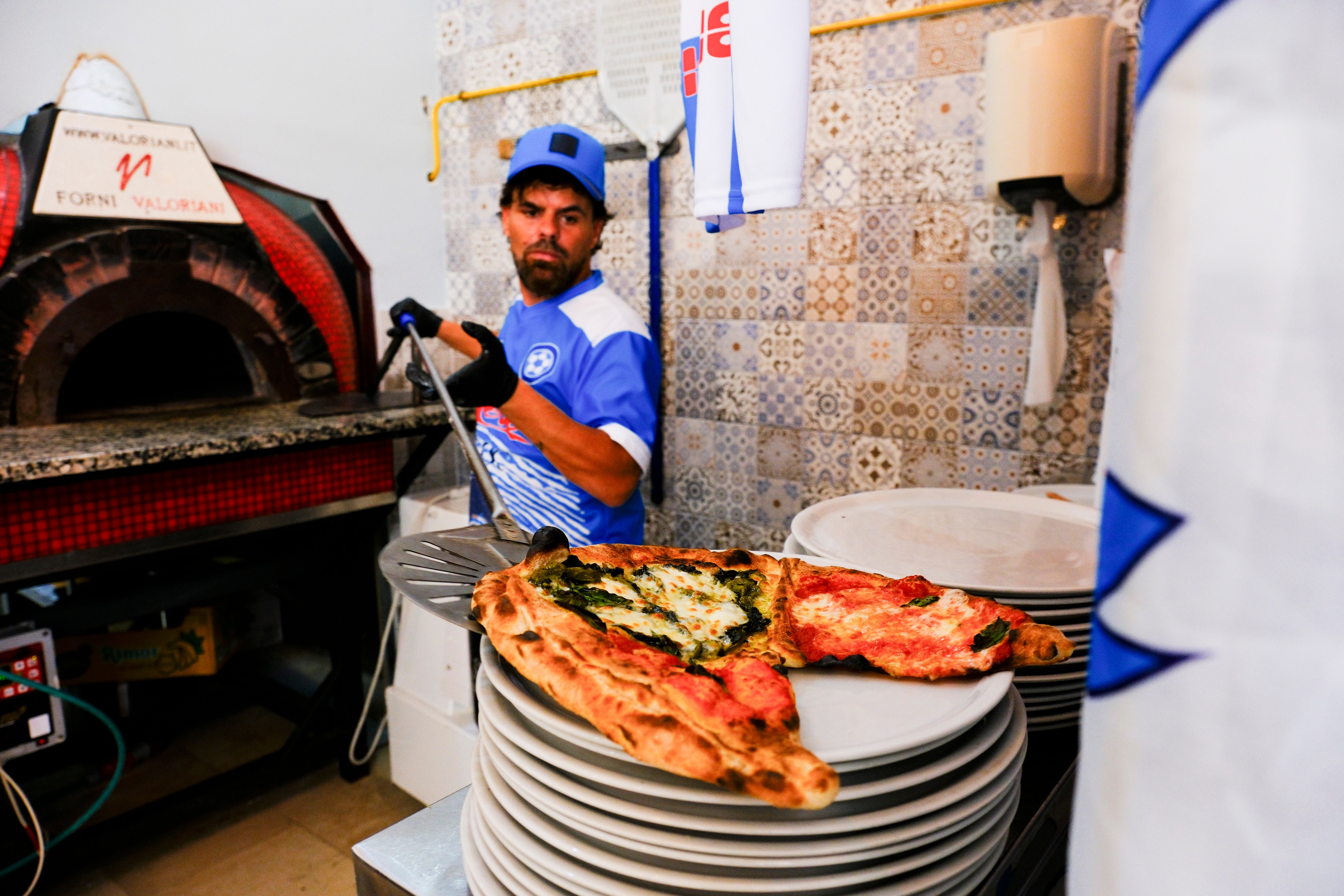 Imagen principal - El pizzero de la casa, Alessandro.