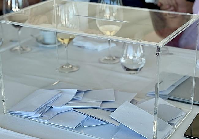 Urna con los votos emitifos