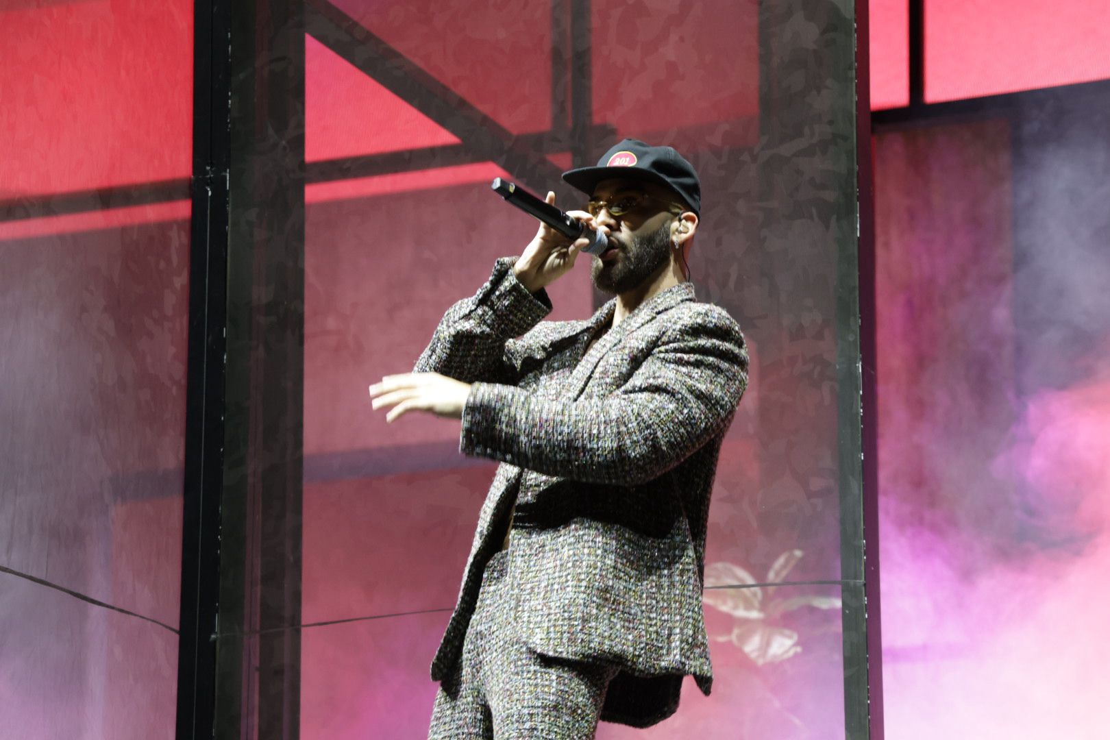 Manuel Turizo llena de canciones y bailes el recinto ferial de Las Palmas de Gran Canaria