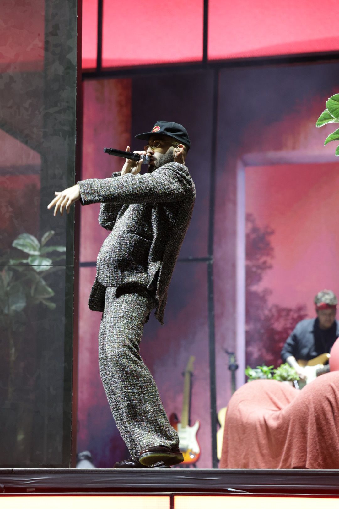 Manuel Turizo llena de canciones y bailes el recinto ferial de Las Palmas de Gran Canaria