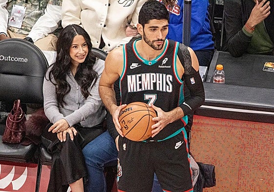 Aldama, durante el partido en la cancha de los Raptors.