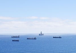 Imagen panoramica de barcos fondeados en Gran Canaria.