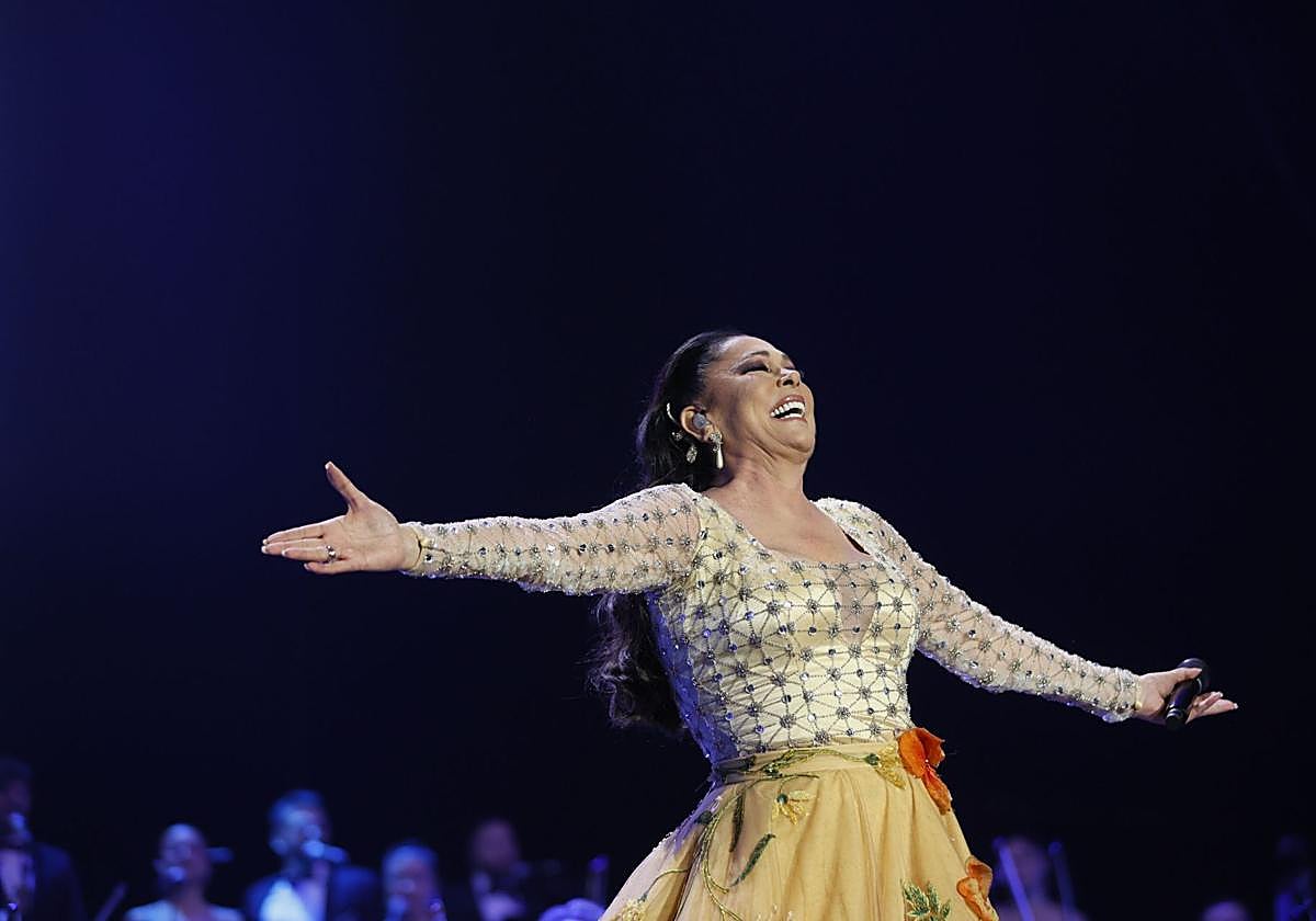 Isabel Pantoja en su último concierto en el Gran Canaria Arena.