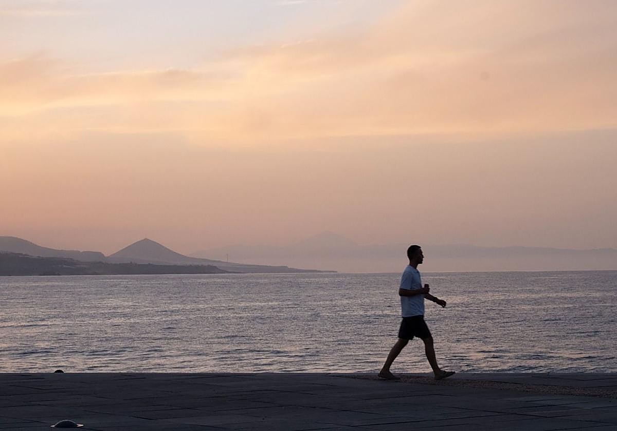 Las temperaturas pueden superar los 34º C en Canarias.