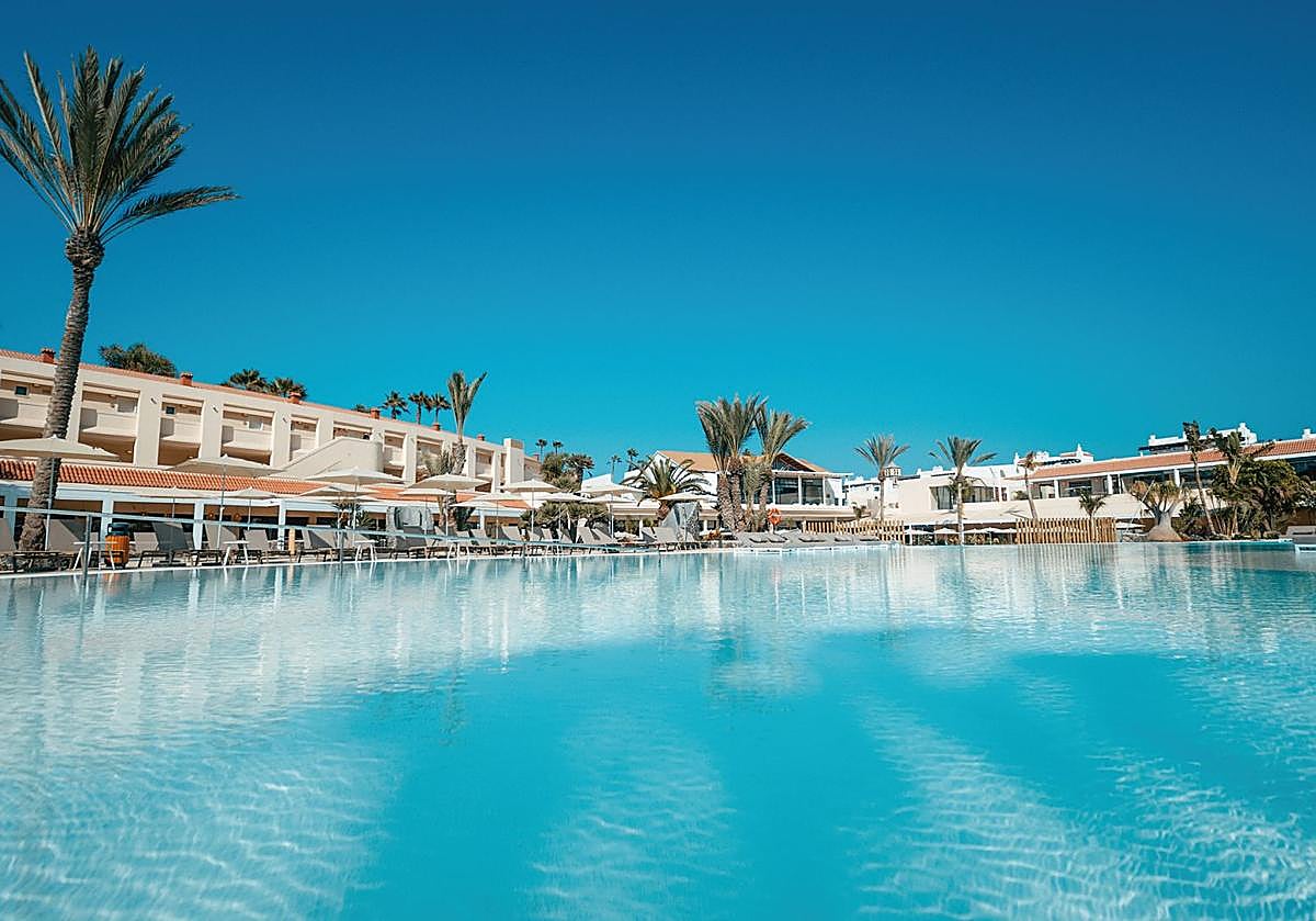 Vista desde la piscina principal «Las Lagunitas».