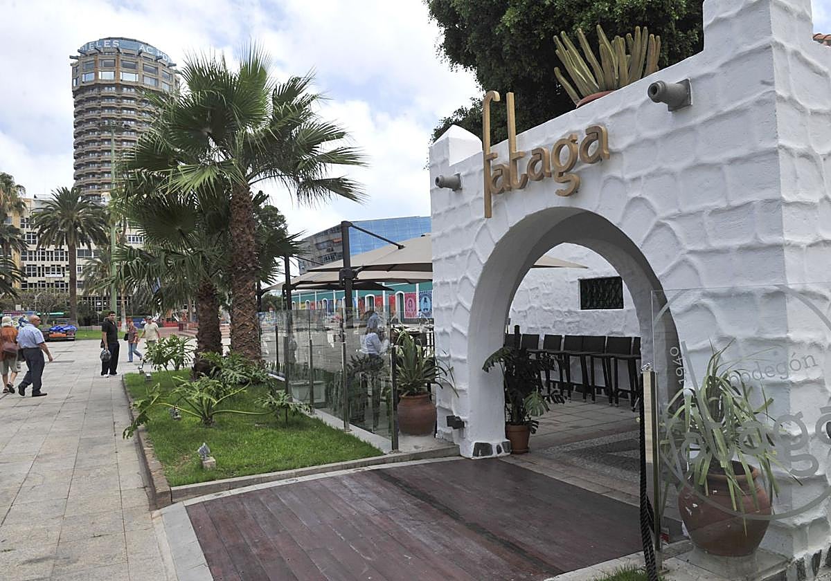 Acceso a Casa Fataga en el parque de Santa Catalina.