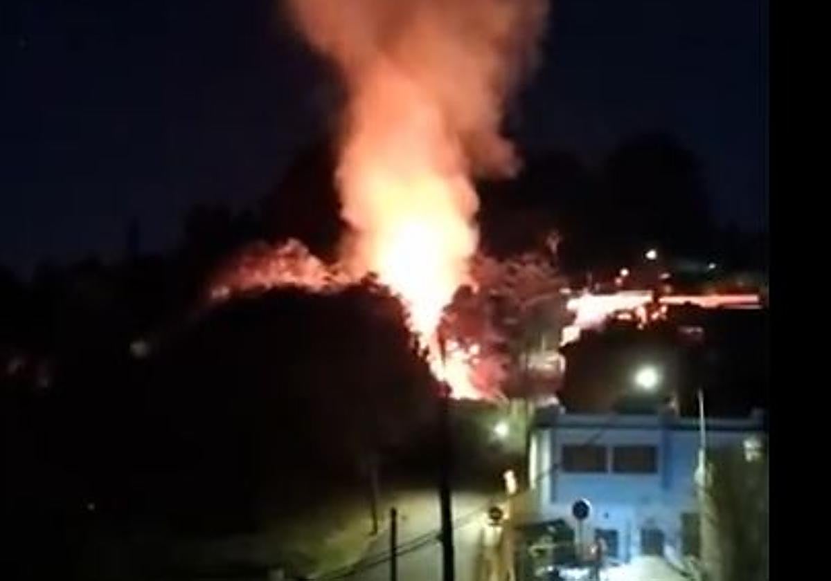 Controlado un incendio declarado en Valleseco tras afectar a unos 2.000 metros cuadrados de vegetación