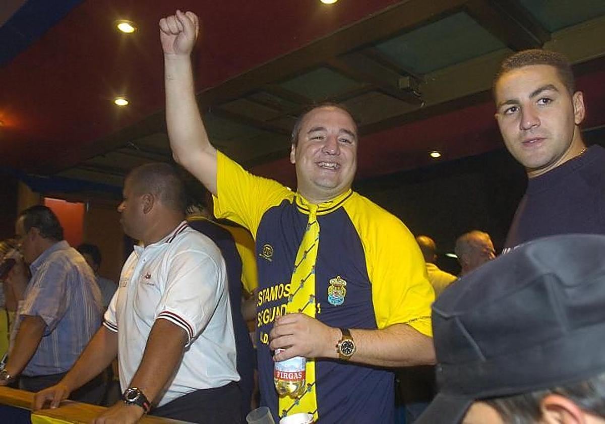 Imagen principal - Los tres ascensos. los dos últimos a Primera, son sus grandes hitos competitivos.