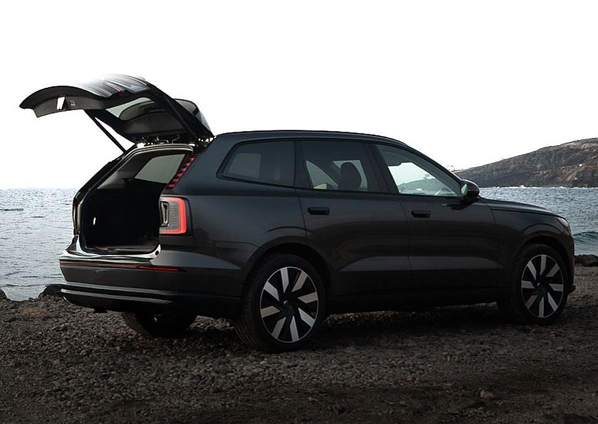 Imagen secundaria 1 - Imagen del nuevo Volvo EX90.