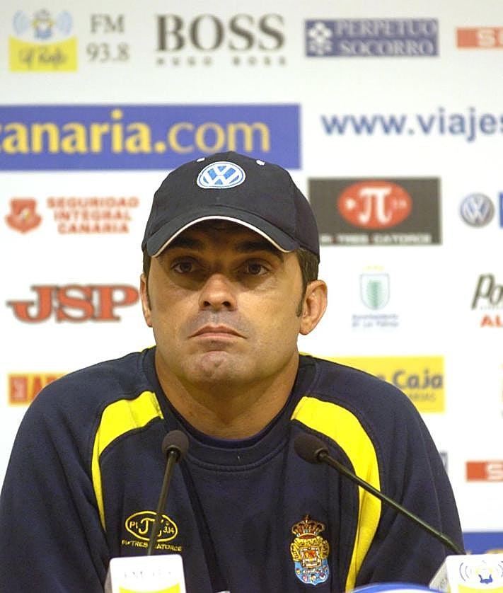 Imagen secundaria 2 - Arriba, Pacuco Rosales, protagonista del ascenso de Segunda B a Segunda con la UD. Debajo, a la izquierda, Juan Manuel Rodríguez; y a la derecha, Juanito Rodríguez.