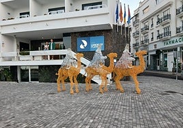 Adornos navideños dispuestos por Porgesa en Arrecife.