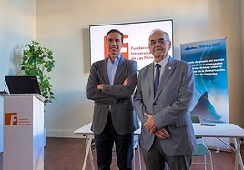 Eduardo Manrique de Lara (i) y Octavio Llinás.