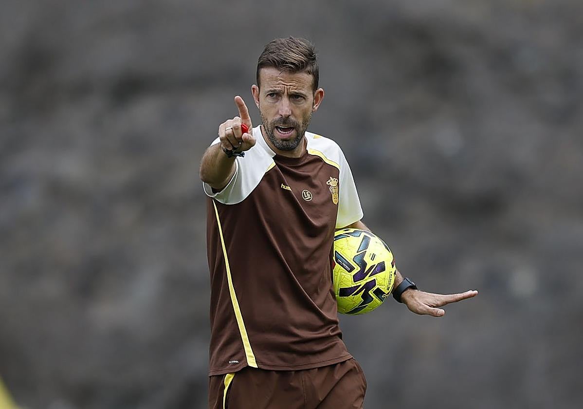 Luis García espera la mejor versión de la UD en un choque de exigencias.