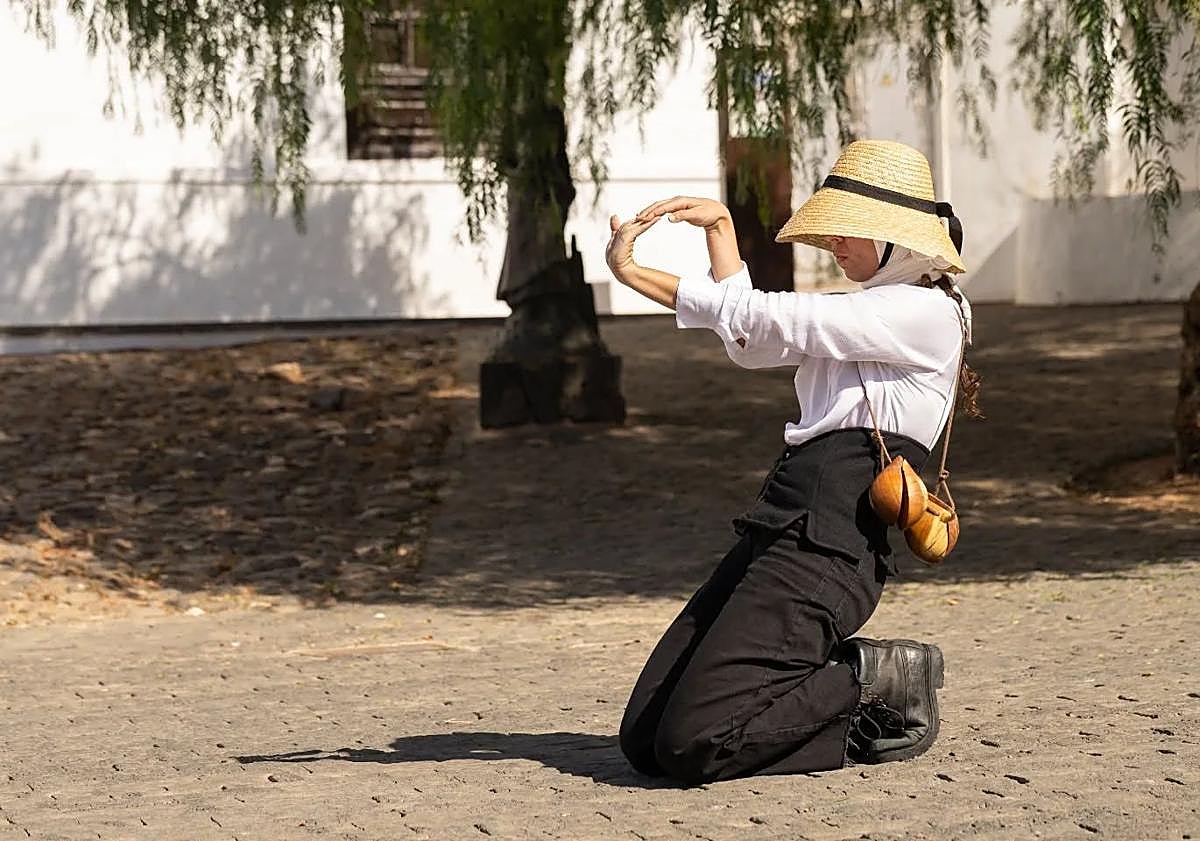 Imagen principal - Traslación cierra su edición más comprometida con una gala solidaria a favor de Adislan