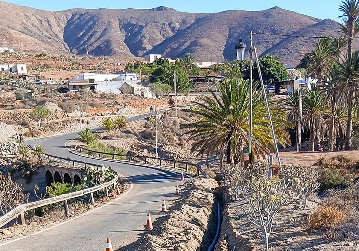 Nueva tubería por el municipio de Betancuria.