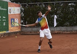 Roberto Pérez, en plena acción en el encuentro de este jueves ante el venezolano Ignacio Parisca.