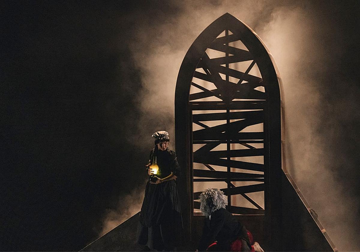 Una escena de 'La Umbría', en su estreno en el Cuyás en 2022.