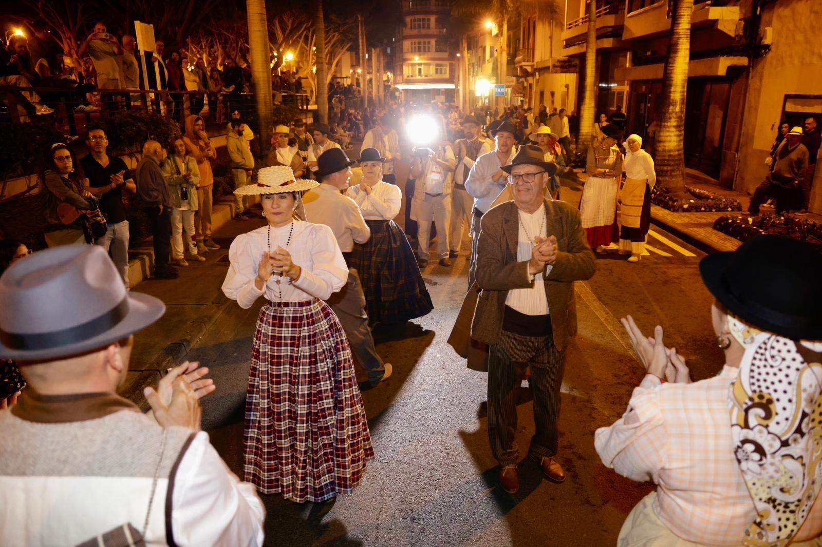 Miles de personas salen de romería en honor a San Gregorio