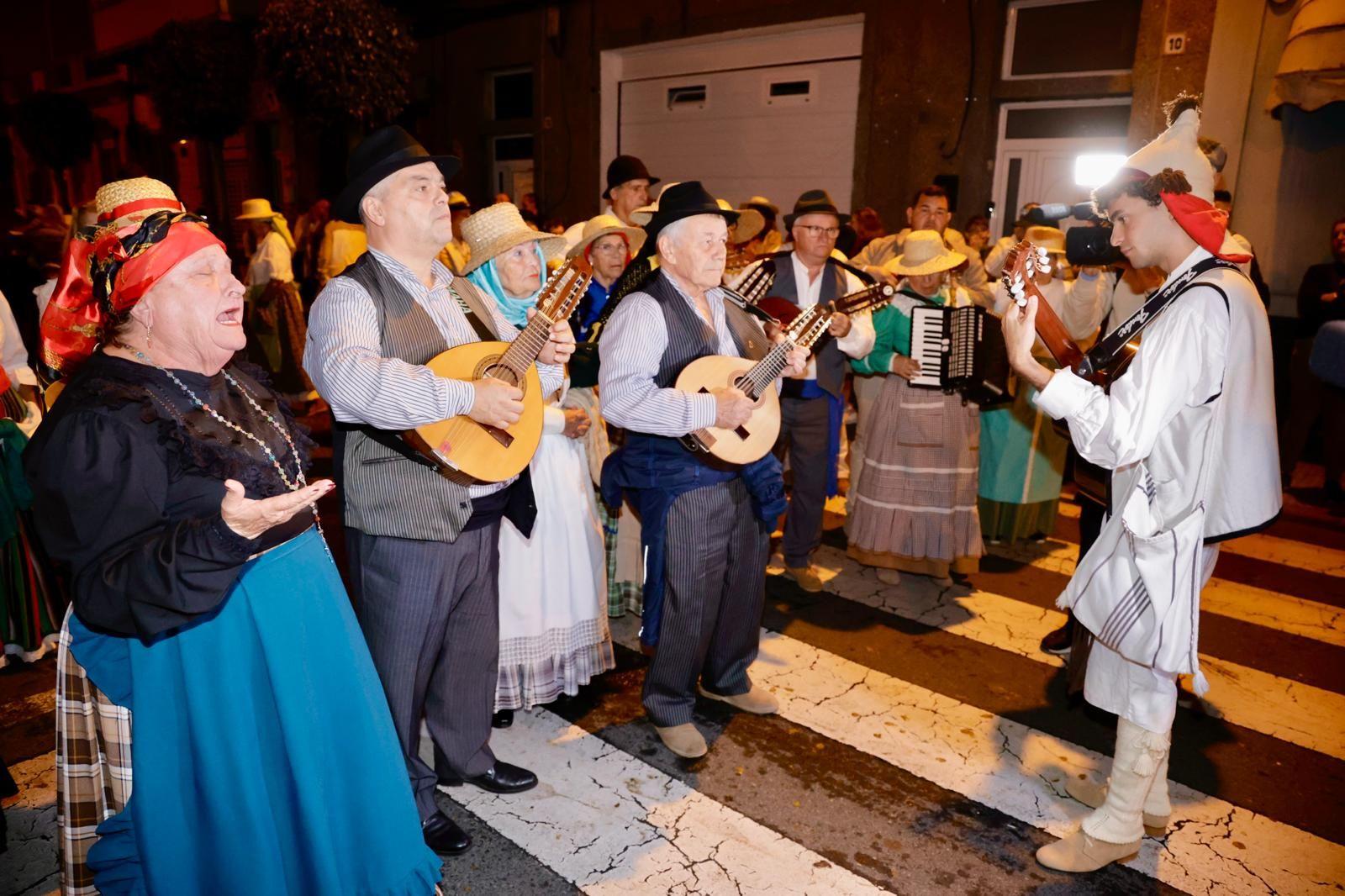 Miles de personas salen de romería en honor a San Gregorio