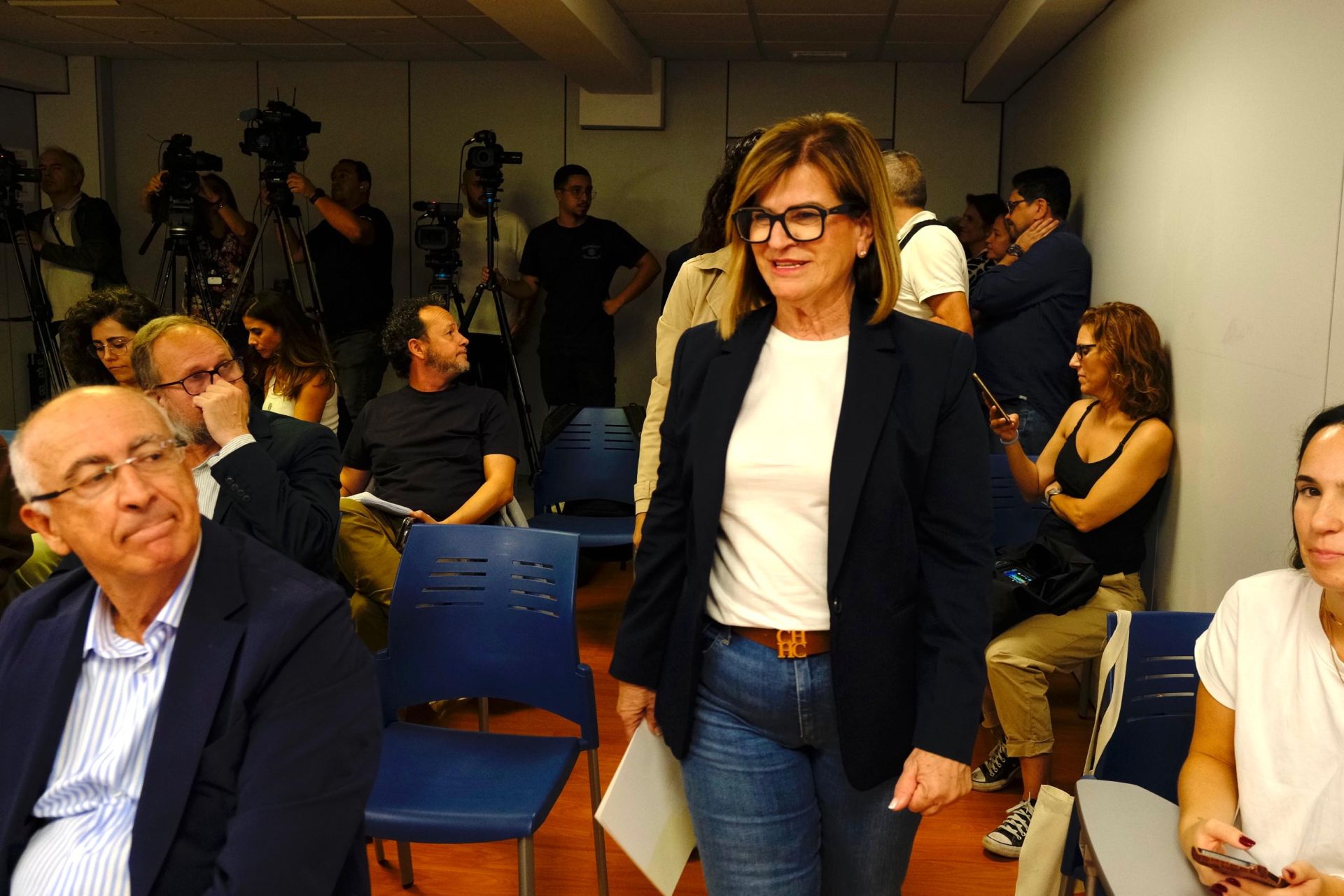 Las imágenes de la dimisión de Inmaculada Medina