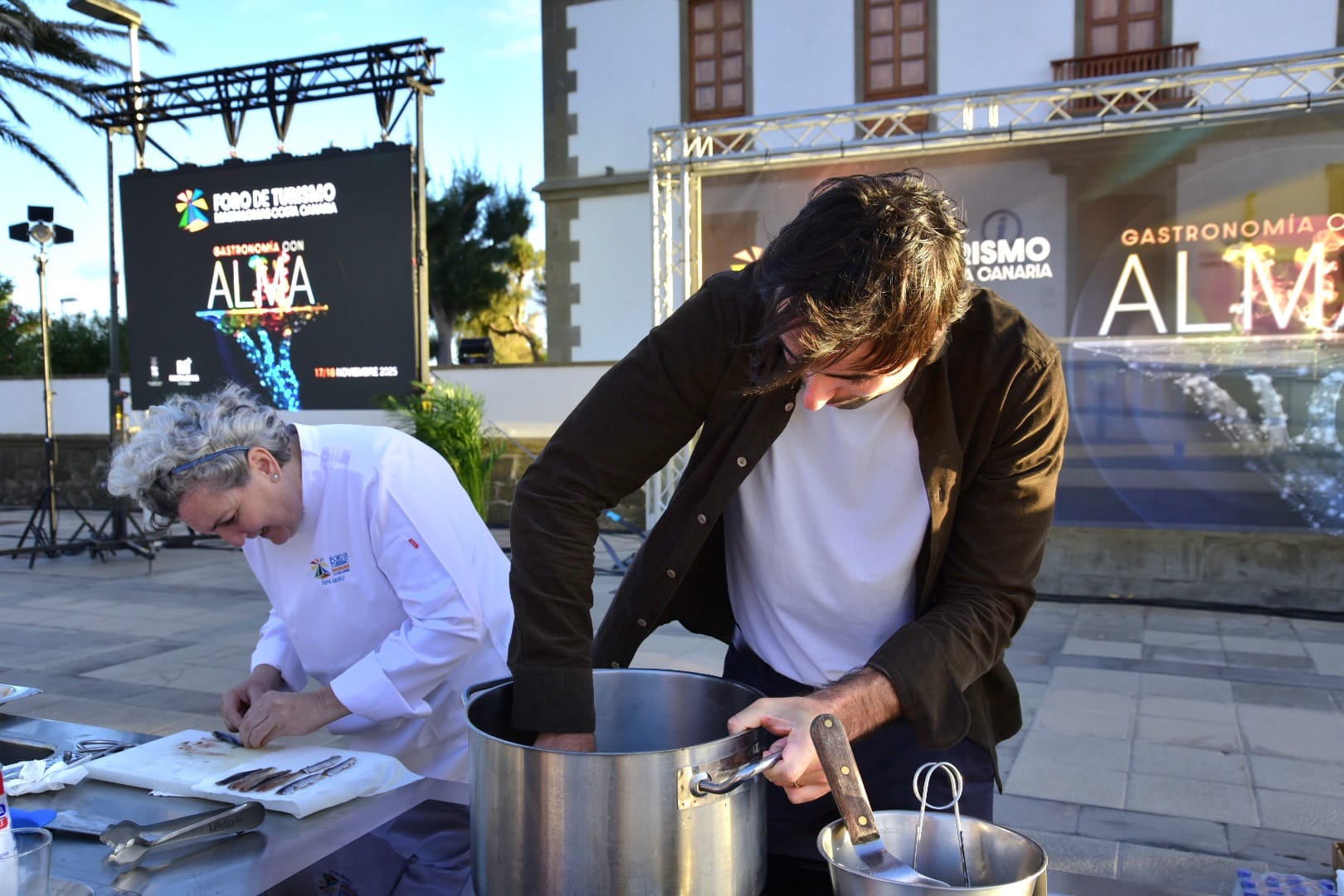 Imagen secundaria 1 - Maspalomas acoge una nueva edición del Foro de Turismo marcada por el poder de la cocina y la sala