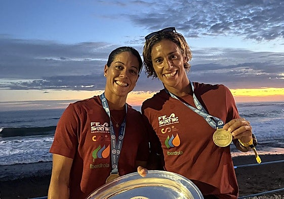 Alba Frey e Iballa Ruano, tras ser campeonas.
