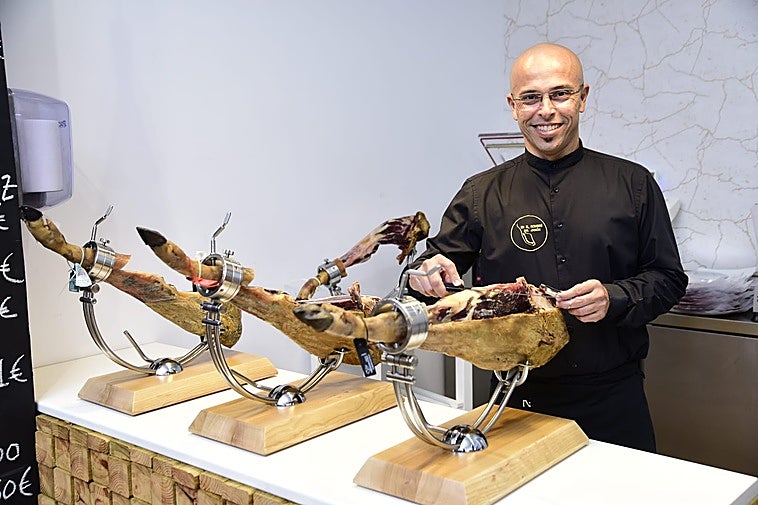 Ernesto Trujillo, dueño de En el nombre del Jamón.