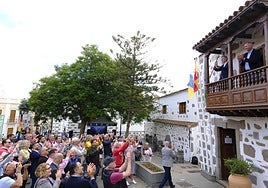Aplausos y lágrimas en la plaza de El Pilar de Valsequillo