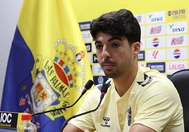 El jugador de la UD Las Palmas, Enrique Clemente, este miércoles en rueda de prensa.